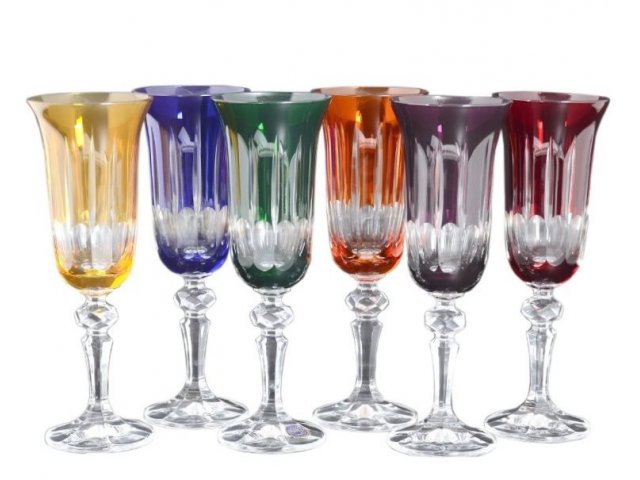 Bohemian crystal wine glasses: advantages and features