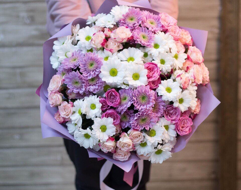 Какие цветы лучше дарить на день матери?