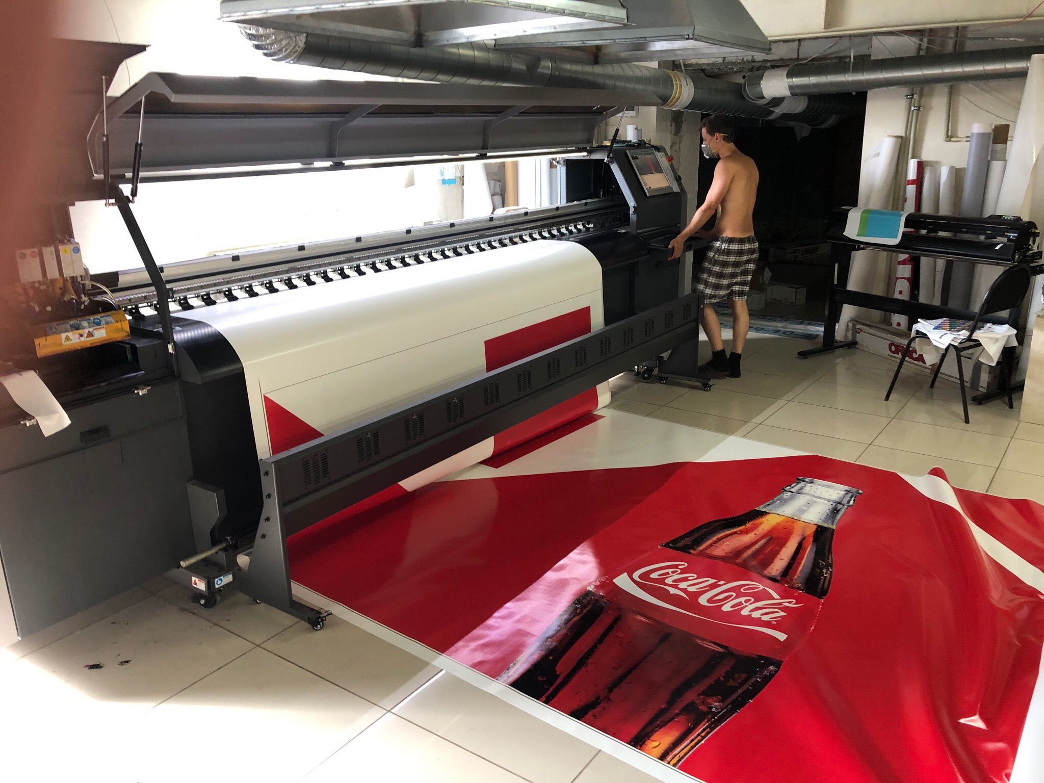 Как печатаются большие баннеры?