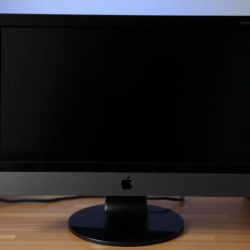 Моноблок включается, но периодически теряет звук или не видит встроенную камеру: где искать причину